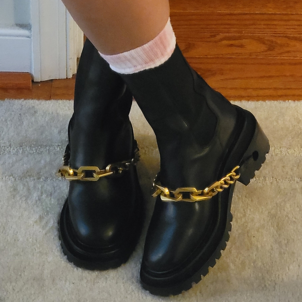 Boots - Picture 6 of 8